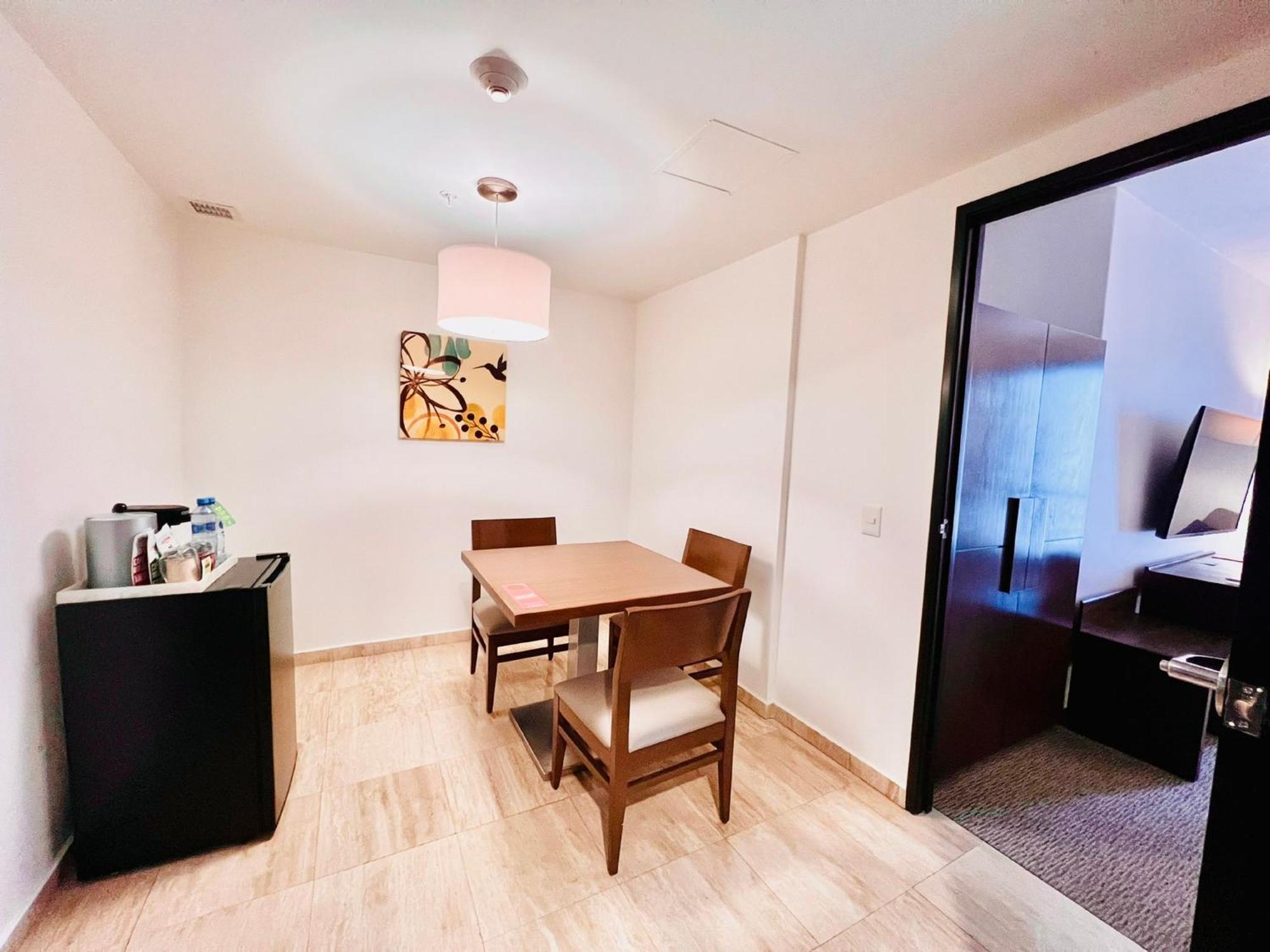 Holiday Inn Guadalajara Patria-Universidad By Ihg Zapopan Extérieur photo